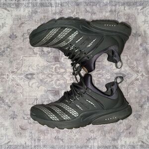 Forest Green Nike Prestos